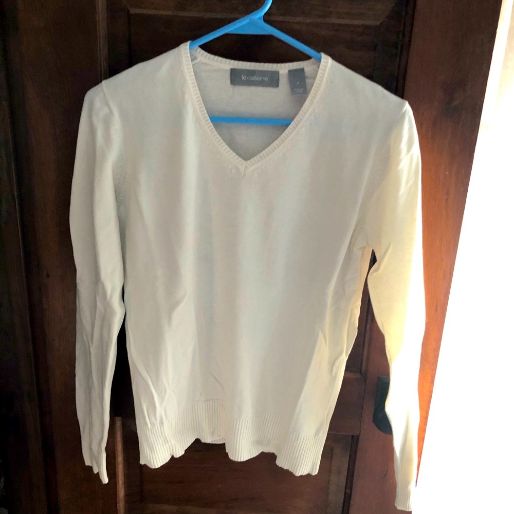 Elegant Liz Claiborne sweater 👄